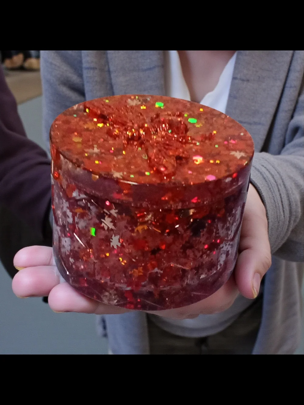 Round Glitter Resin Honeybee's Trinket Box - Red